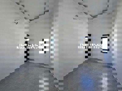 - Chính chủ cần bán nhà hưng long,sẵn nội thất