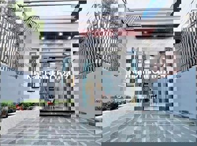 Chính chủ gửi bán căn nhà siêu ngộp giá rẻ ngay mặt tiền đường lớn