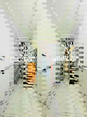 chính chủ nhà 2 lầu sổ hồng riêng đối diện bv 175