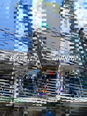 Chủ đi nước ngoài- cần bán nhà HXH-Đường CMT8-Quận 10-6 TẦNG