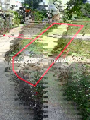 Tôi chính chủ bán đất lô góc, thôn Dưỡng Xuân, gần chợ Bà Rén.