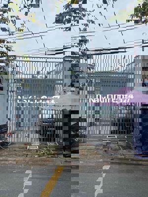 Chính chủ bán gấp nhà mặt tiền Lê Thị Kim Hóc Môn