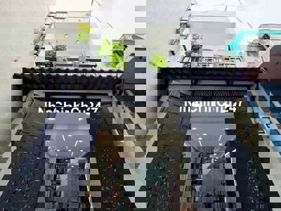 Chính chủ kẹt tiền Bán gấp nhà 2 tầng tại Tân Quý Tây , Bình Chánh