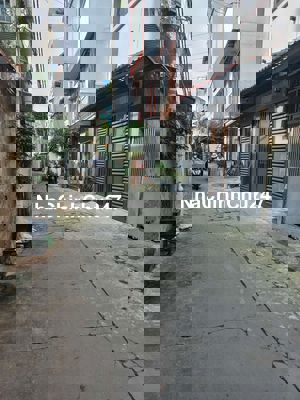 nhỉnh 5Tỷ AC sở hửu nhà chính chủ kiên cố HXH ngay trung tăm Phú Nhuận