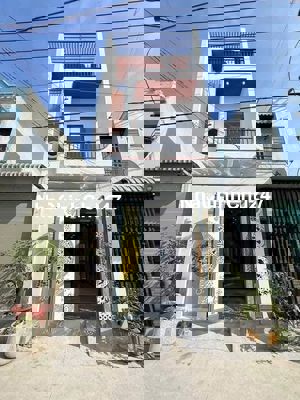 Chính chủ gửi bán căn nhà siêu ngộp giá rẻ 1 trệt 1- lầu sổ hồng riêng