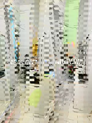 CHỦ GIẢM 150tr còn 1ty700, Căn Hộ Quận 1, 26m2, mặt sông, ở liền