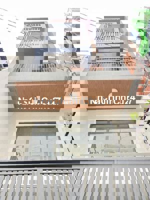 Nhà mặt tiền Nguyễn Đình Chính giá tốt - Nhà 5 tầng mới sử dụng ngay