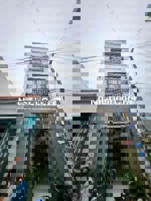 Chính chủ chưa qua kinh doanh, nhà 4 tầng , xây ở nội thất cao cấp SHR