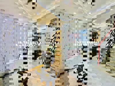 BÁN GẤP NHÀ 3 TẦNG NGUYỄN ĐÌNH CHÍNH PHÚ NHUẬN