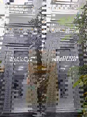 chính chủ bán căn nhà y hình 4 m 11 m