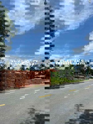 Chính chủ Bán lô đất ngay TTHC Thủ Thừa MT đường 818 giá chỉ 6,7tr/m2,