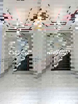 Chủ mua nhà mới cần bán lại giá rẻ 2PN 2WC 104m2