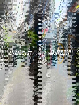 Bán nhà chính chủ Phạm Hùng, Quận 8, 85m2, 2 tầng, hẻm thông.