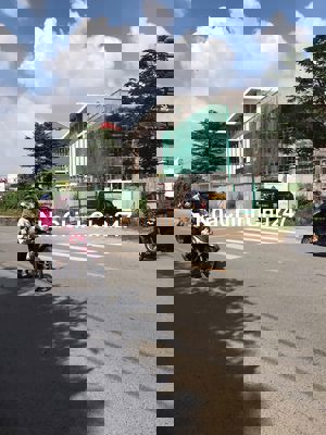 Vị trí Vàng ,Chính chủ bán đất MTKD  Đường Lã Xuân Oai Quan99