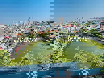 Chính chủ bán nhà mặt phố Bồ Đề view hồ 3 mặt thoáng, sổ vuông nở hậu.