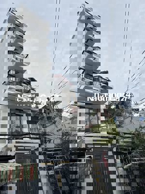 Chính chủ bán căn hộ dịch vụ đối diện trường ĐH Marketing Quận 7.