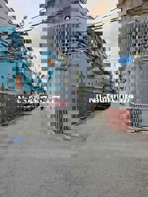 Chủ nhà muốn về quê nên bán gấp siêu phẩm có thang máy, ngay Lê Văn Sỹ