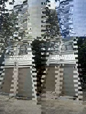 Chính chủ bán nhà Bát Khối,đường ô tô chạy;35m2; 6 tầng. 6.2 tỷ có bớt