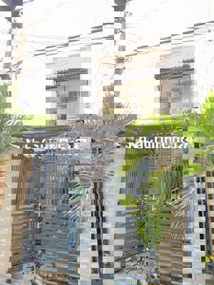 Chính chủ cần bán nhà tt hóc môn khu vực sầm uất ngay bùng binh lê lợi