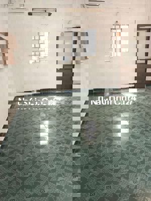 Bán nhà chính chủ lâu đời MTKD Phạm Hùng.  Dt 5m5 × 20. Giá 19ty.