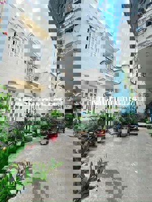 Gấp bán nhà chính chủ -Cạnh Him Lam Quận 7 -Ngang 5M(Nở hậu) 60m2- SHR