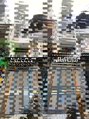 Hẻm xe hơi sát Trường Chinh - Bàu cát - 4x14m - 5 tầng giá chỉ 9.9 tỷ