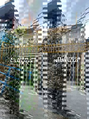 Nha chinh chu 4x20 kinh doanh co san vuon