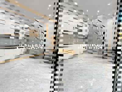 CHÍNH CHỦ BÁN NHÀ MỚI XÂY Ô TÔ ĐỖ CỬA, CHỜ THANG MÁY, GẦN VÀNH ĐAI 3.5