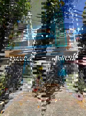 cần bán mặt tiền 3 tầng trường chinh sát nguyễn nhàn trục chính 2 làn