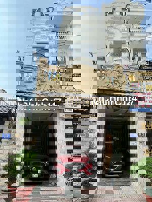 Mặt tiền ngay UBND Tân Thới Hiệp đúc 4 lầu, Tôi Chủ Nhà. hh gửi anh em