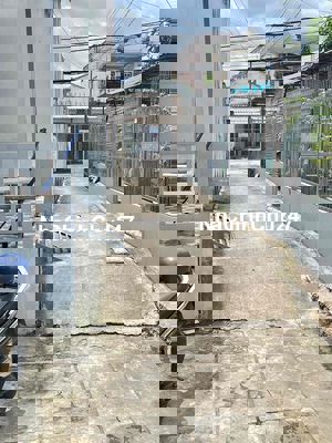 Chủ chuyển công tác cần bán nhà cấp 4 tiện xây mới hẻm 1419/ Lê Văn Lư