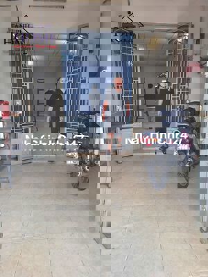 CHÁU GÁI CHỦ NHÀ _H6M TÂN QUÝ & ĐÔ ĐỐC LONG_ 4 x 18m_CẤP 4 + Gác Lửng