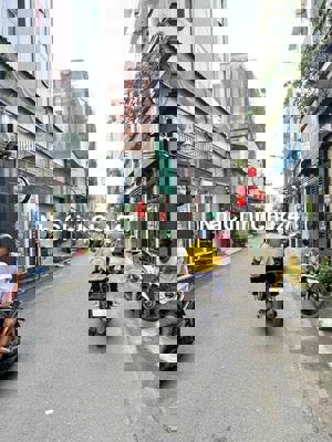 chủ bán gấp nhà hẻm kinh doanh đường 8m sổ vuông đẹp