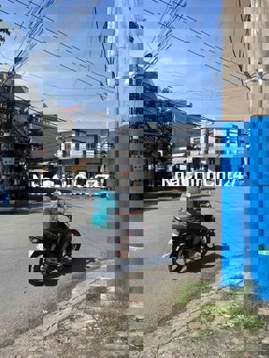 CẦN BÁN NHANH! VỚI 2.2 TỶ CÓ NGAY NHÀ TP DĨ AN - CHỦ THIỆN CHÍ BÁN.