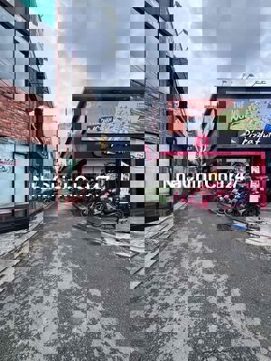 CHÍNH CHỦ BÁN GẤP NHÀ 4 TẦNG HẺM XE HƠI KHU CAO TẦNG ĐỒNG BỘ. 8.5T TL