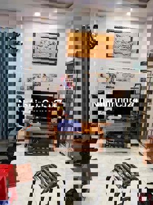 Nhà chính chủ 54 m2 , Ngang 6, HXH cách chợ Gvap 500m chỉ nhỉnh 7tyx