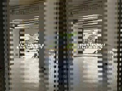 Chủ gửi bán gấp căn nhà mặt tiền 100m2 gần chợ 640 triệu thương lượng