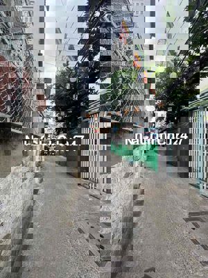 Bán nhà MT thụt hẻm 4m Đoàn Văn Bơ, 1 đời chủ, Không lộ giới