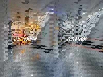 QUANG TRUNG CHỦ GẤP BÁN TRONG THÁNG