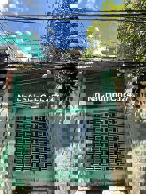 Nhà mặt tiền hẻm Đoàn Văn Bơ, một đời chủ