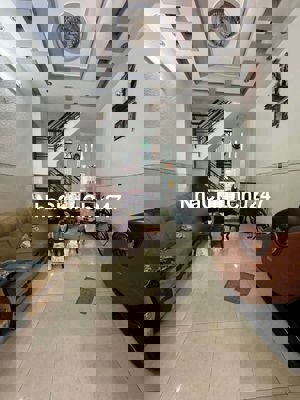 Chính chủ gỏi bán nhà mặt tiền 12 m, 1/đường Phan Văn Hớn