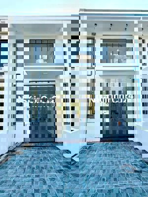 Chính Chủ Cần Ra Nhà Cấp 4 Lửng ! 5x20 Full Thổ Cư . SHR