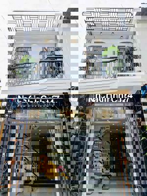 Chủ cần bán gấp nhà DT 32,4m2 giá 3tỷ650 Hoàng Văn Thụ P4 Tân Bình