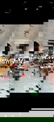 Nhà chính chủ kẹt tiền cần bán gấp ,giá *** khu vực, xem là thích