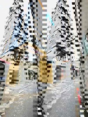 chính chủ em bán nhà 8 tầng ,80m2, lô góc ,full nội thất , ngõ thông