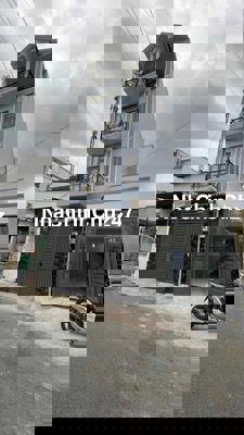 chủ kẹt tiền bán gấp căn góc 2MT hẻm Hương lộ 2