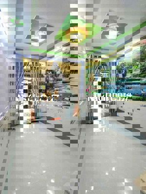 Chủ cần bán nhà đường thong buôn bán ok