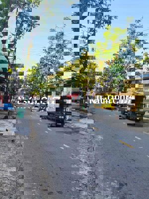 chính chủ cần bán đất. Mặt tiền gần bên xe