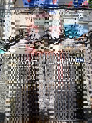 NHÀ  2 LẦU GIÁ RẺ, CHÍNH CHỦ CẦN BÁN GẤP