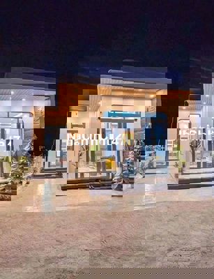 CHÍNH CHỦ NGỘP NGÂN HÀNG BÁN NHÀ CẤP 4 VỪA HOÀN THIỆN NGAY TRUNG TÂM